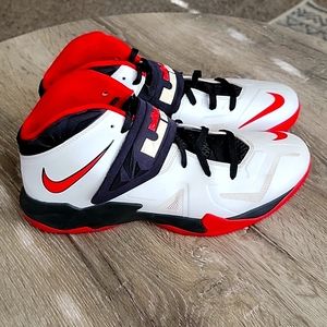 Nike LeBron Zoom Soldier 7 Men's size 12
